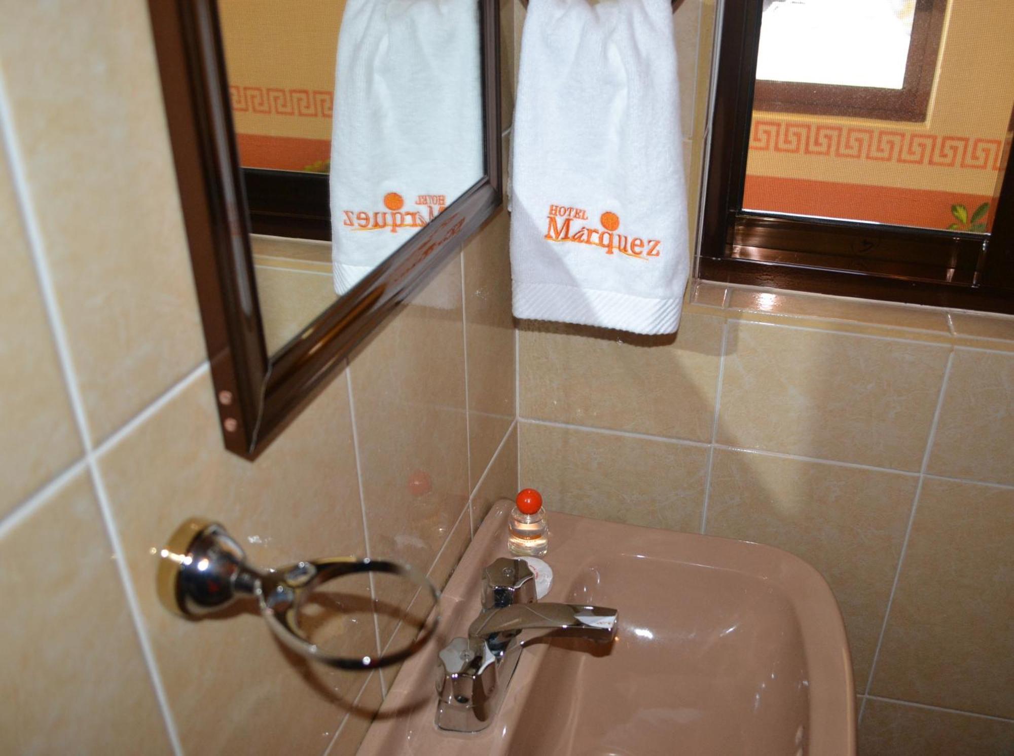 Hotel Marquez 치그나우아판 객실 사진